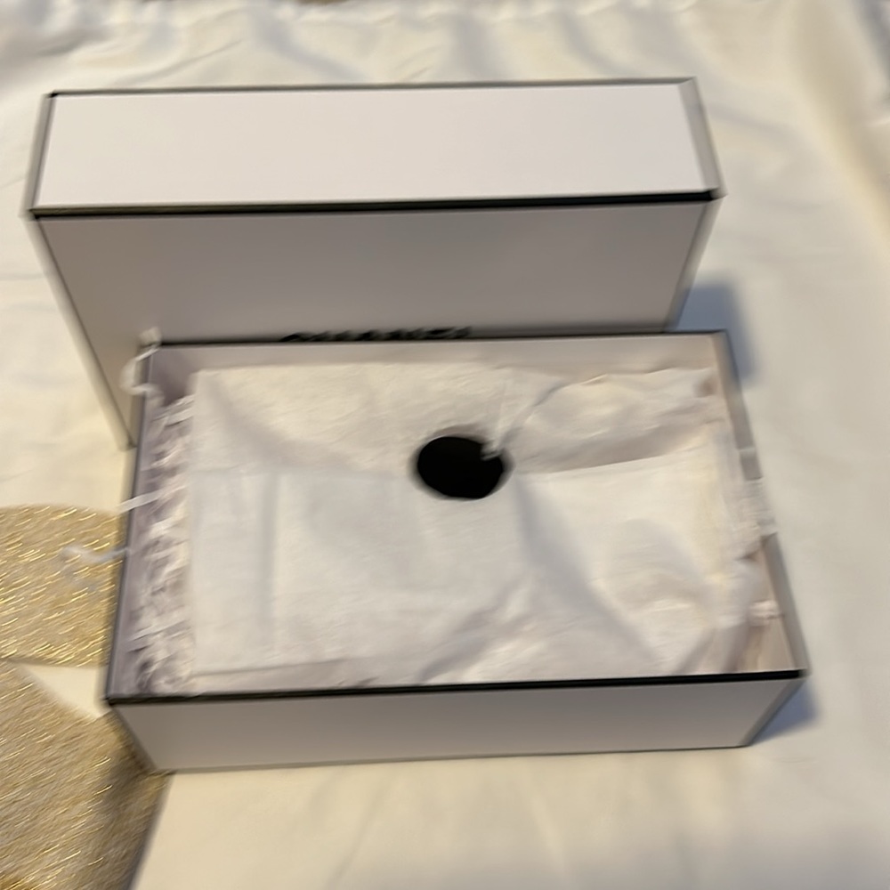CHANEL BOX - Picture 2 of 4